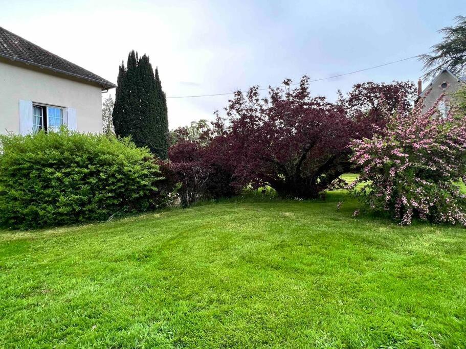 Gite De La Petite Fourmy Saint-Sulpice-les-Feuilles Kültér fotó