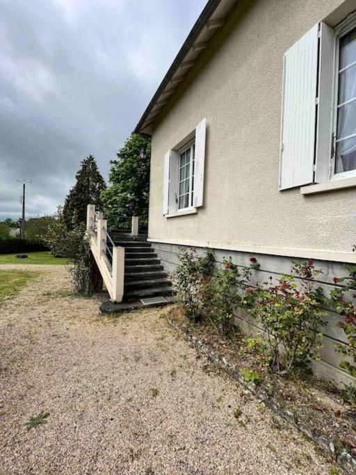 Gite De La Petite Fourmy Saint-Sulpice-les-Feuilles Kültér fotó