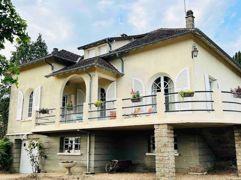 Gite De La Petite Fourmy Saint-Sulpice-les-Feuilles Kültér fotó